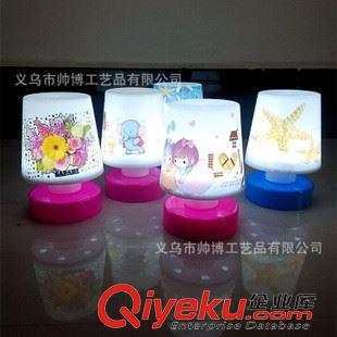 未分类 卡通LED拍拍灯 创意卡通迷你小夜灯 LED床头灯/小台灯 地摊热卖-义乌市帅博工艺品提供未分类 卡通LED拍拍灯 创意卡通迷你小夜灯 LED床头灯/小台灯 地摊热卖的相关介绍、产品、服务、图片、价格义乌市帅博工艺品、发光玩具;玩具车;闪光风车;闪光刀剑;闪光头箍